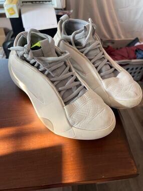 Men’s 9.5 Adidas Harden Vol. 8 ‘White Party’ shoes